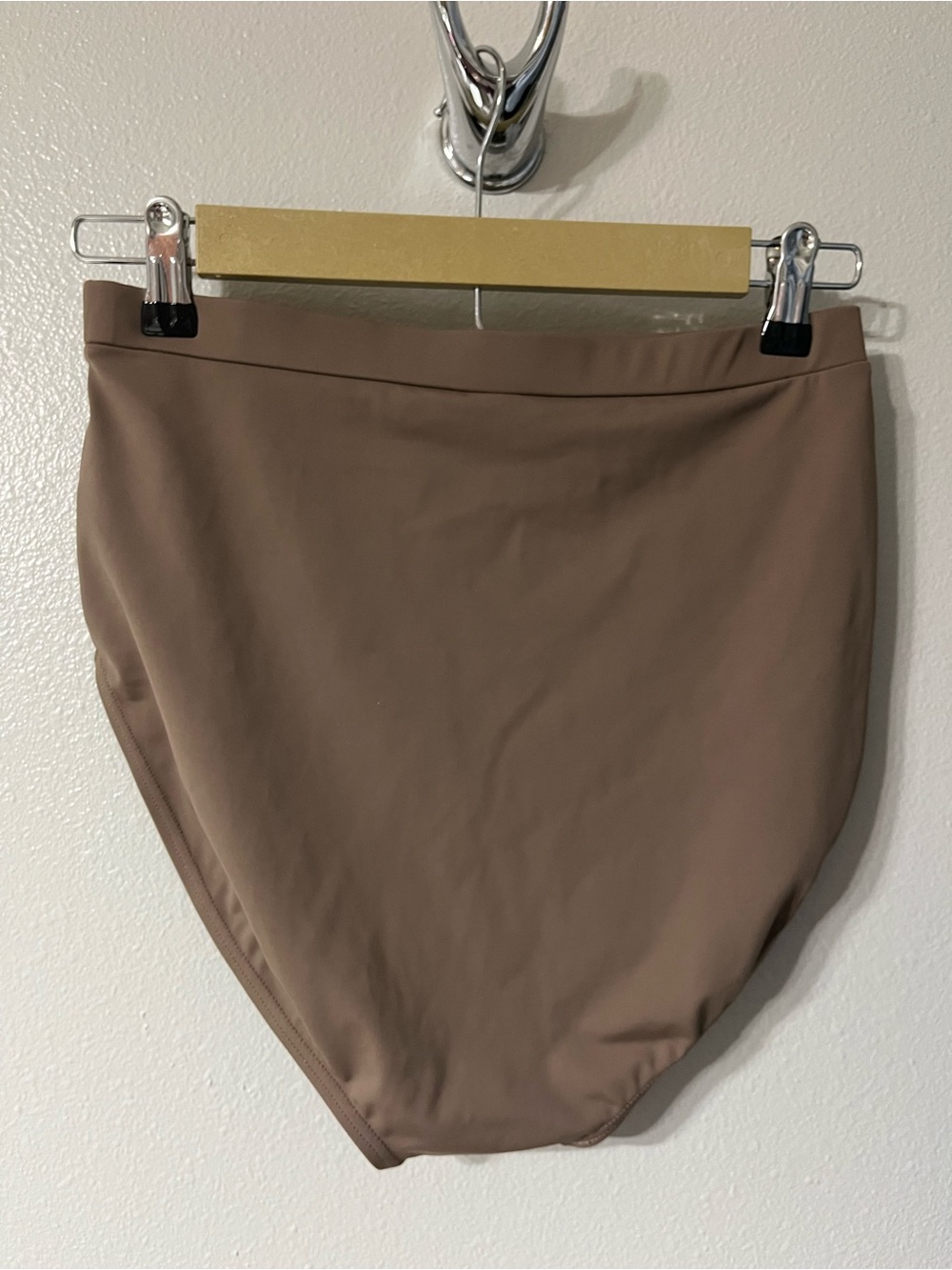 High-Waist Bottoms in Taupe - Picture 2 of 4